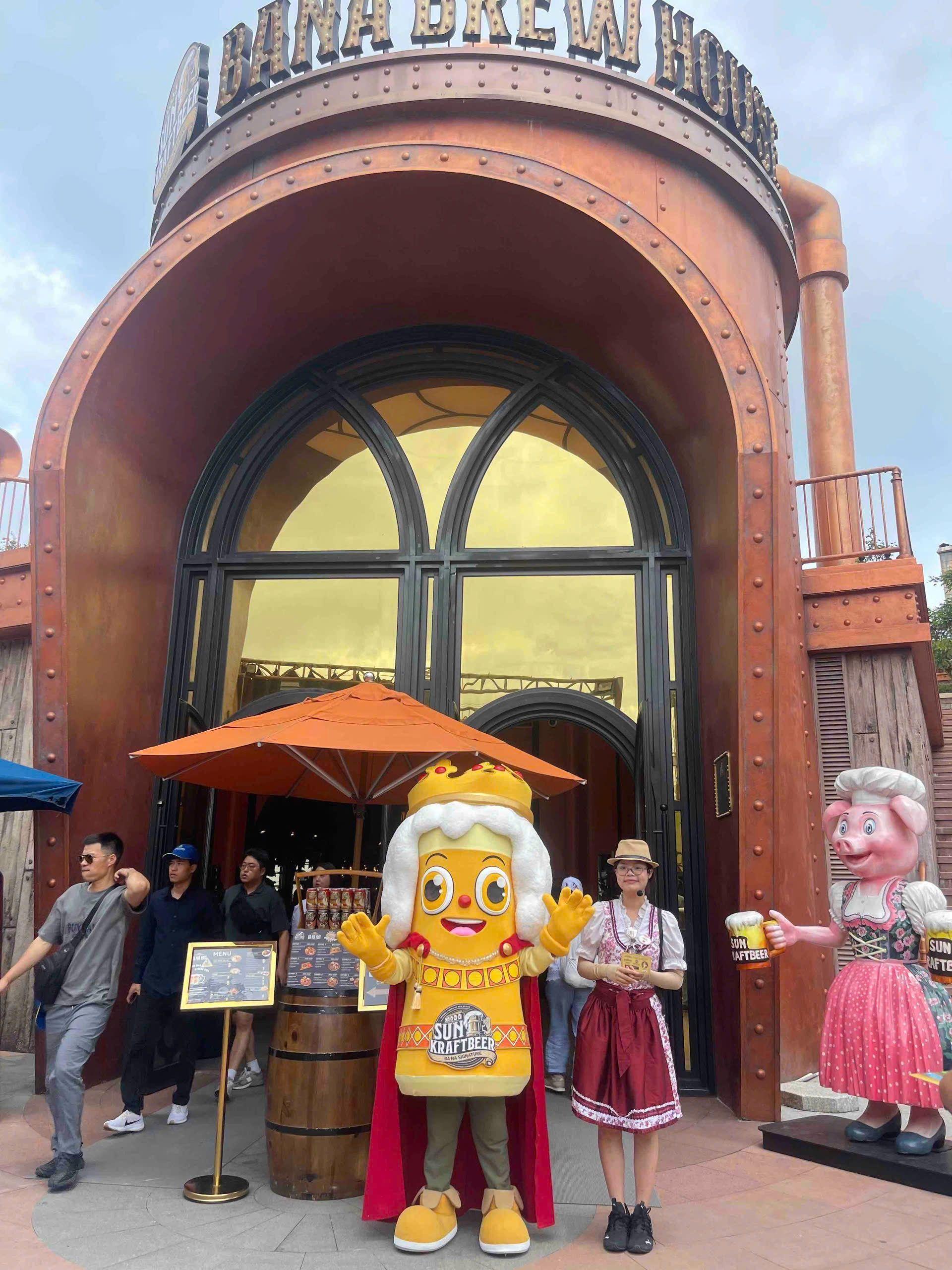 Mascot King Beer Sun Group - ảnh thực tế